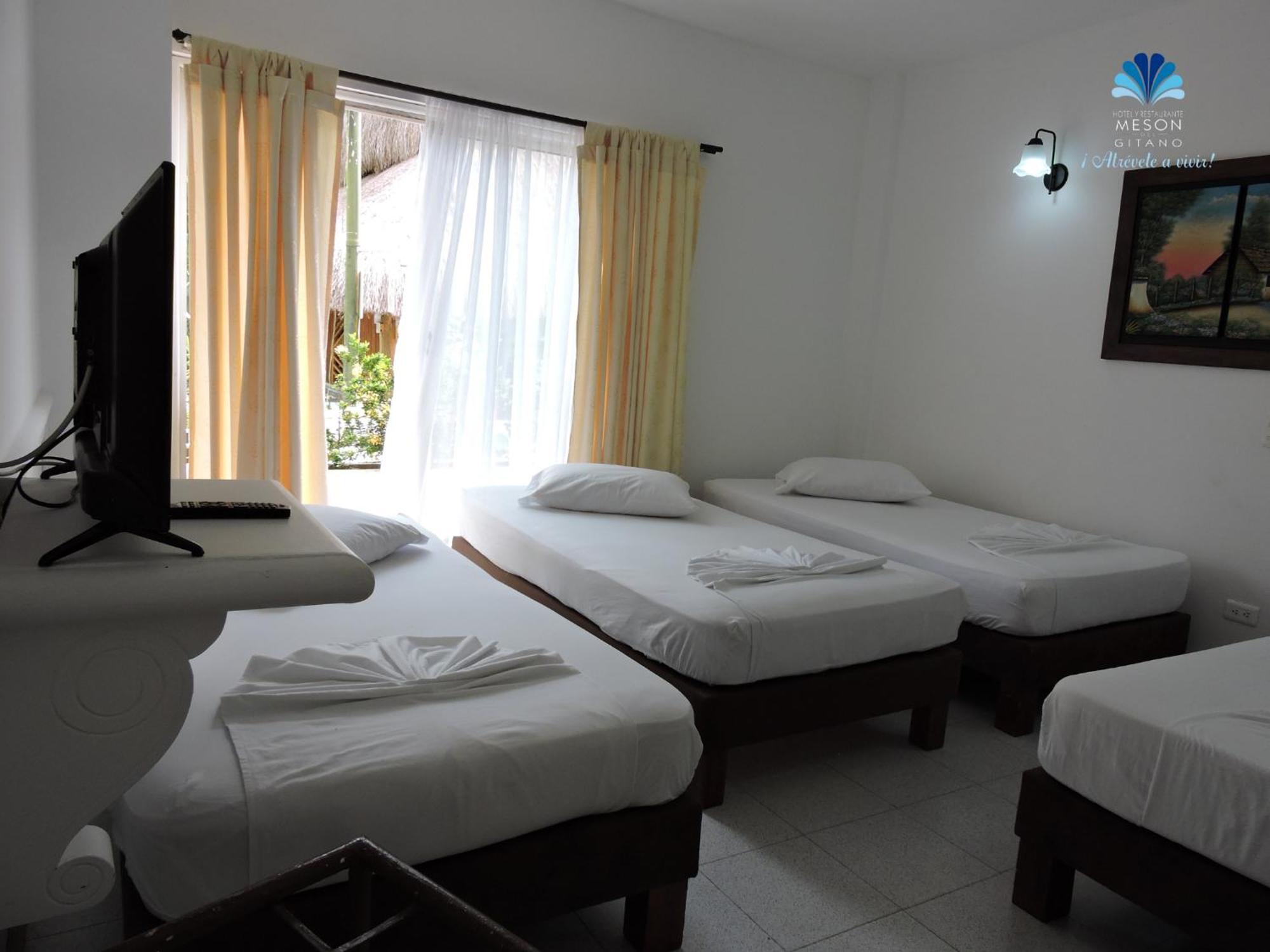 Hotel Y Restaurante Meson Del Gitano Caucasia Ruang foto