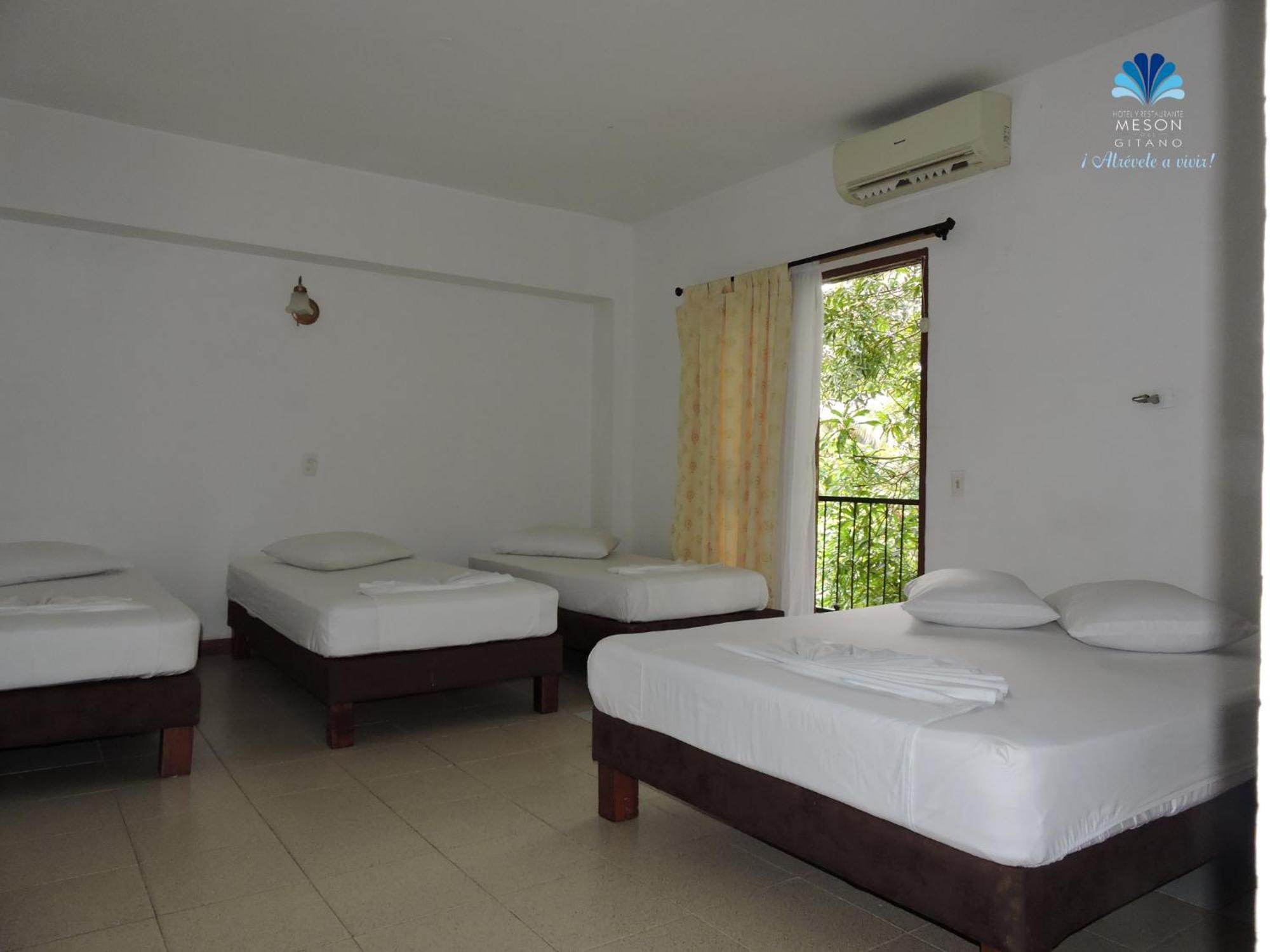 Hotel Y Restaurante Meson Del Gitano Caucasia Ruang foto